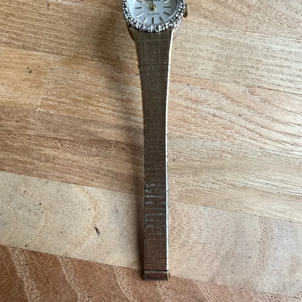 Vintage Waltham ladies gold tone diamond cocktail dress watch NEW BATTERY